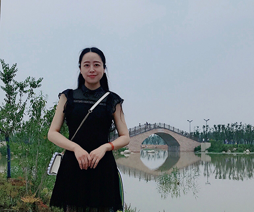 016d790da4b0453aa51ad3422befd064.jpg 谌 霞.jpg